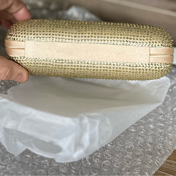 ‼️RARE‼️🎸💯AUTH. Badgley Mischka🎸🔥NWT🔥Gold Embellished Convertible Clutch
